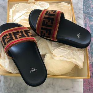 Fendi slides brand new never been worn, size 7
